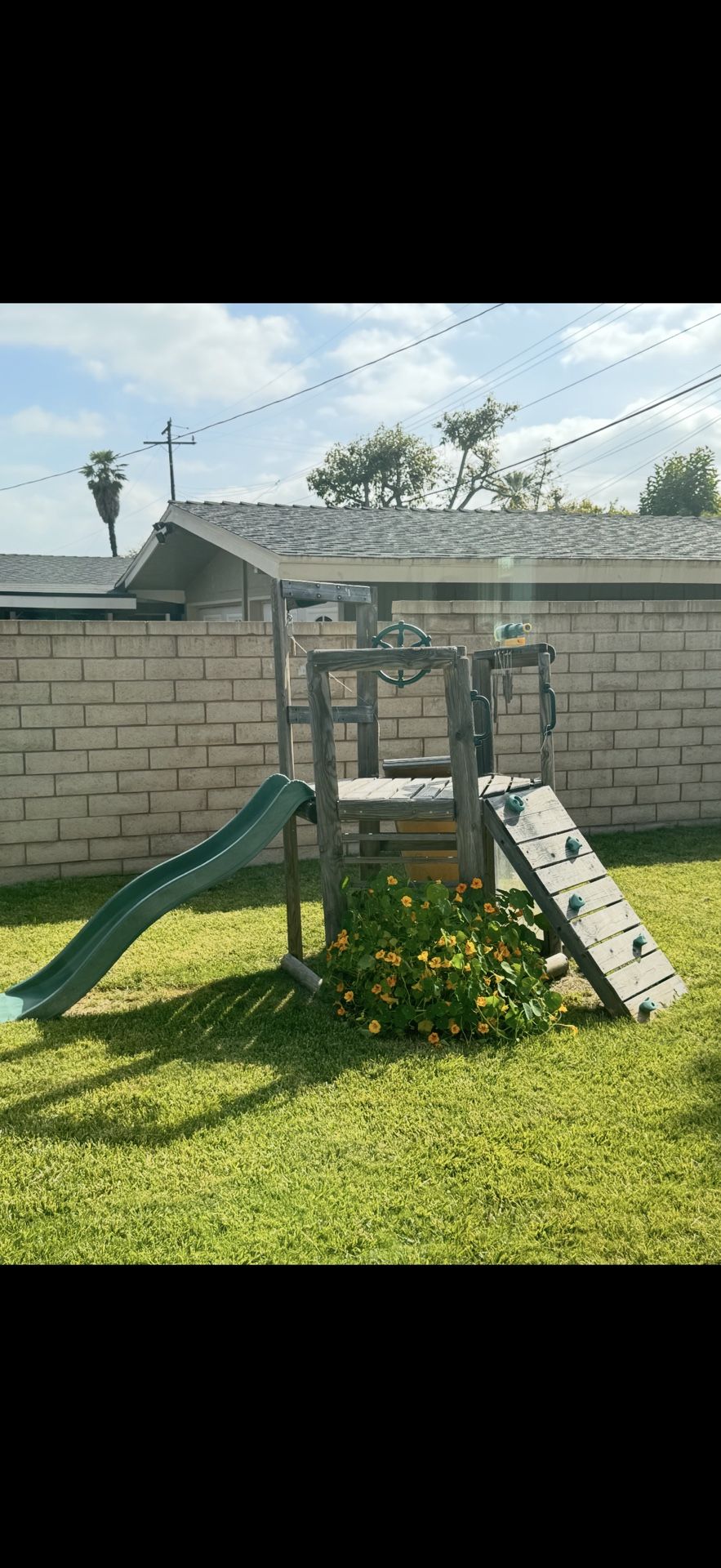 FREE PLAYGROUND