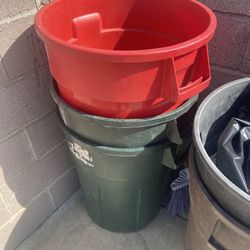 Trash Cans 