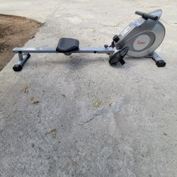 Sunny Health & Fitness  Folding Space Saver Magnetic Rowing Machine 