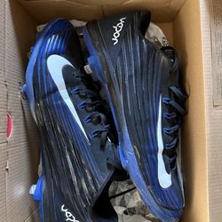 Nike metal baseball cleats
