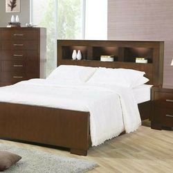 NEW MODERN QUEEN OR KING SIZE PLATFORM BED WITH STORAGE HEADBOARD AND LIGHTING