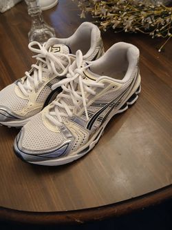 Asics gel sneakers size9