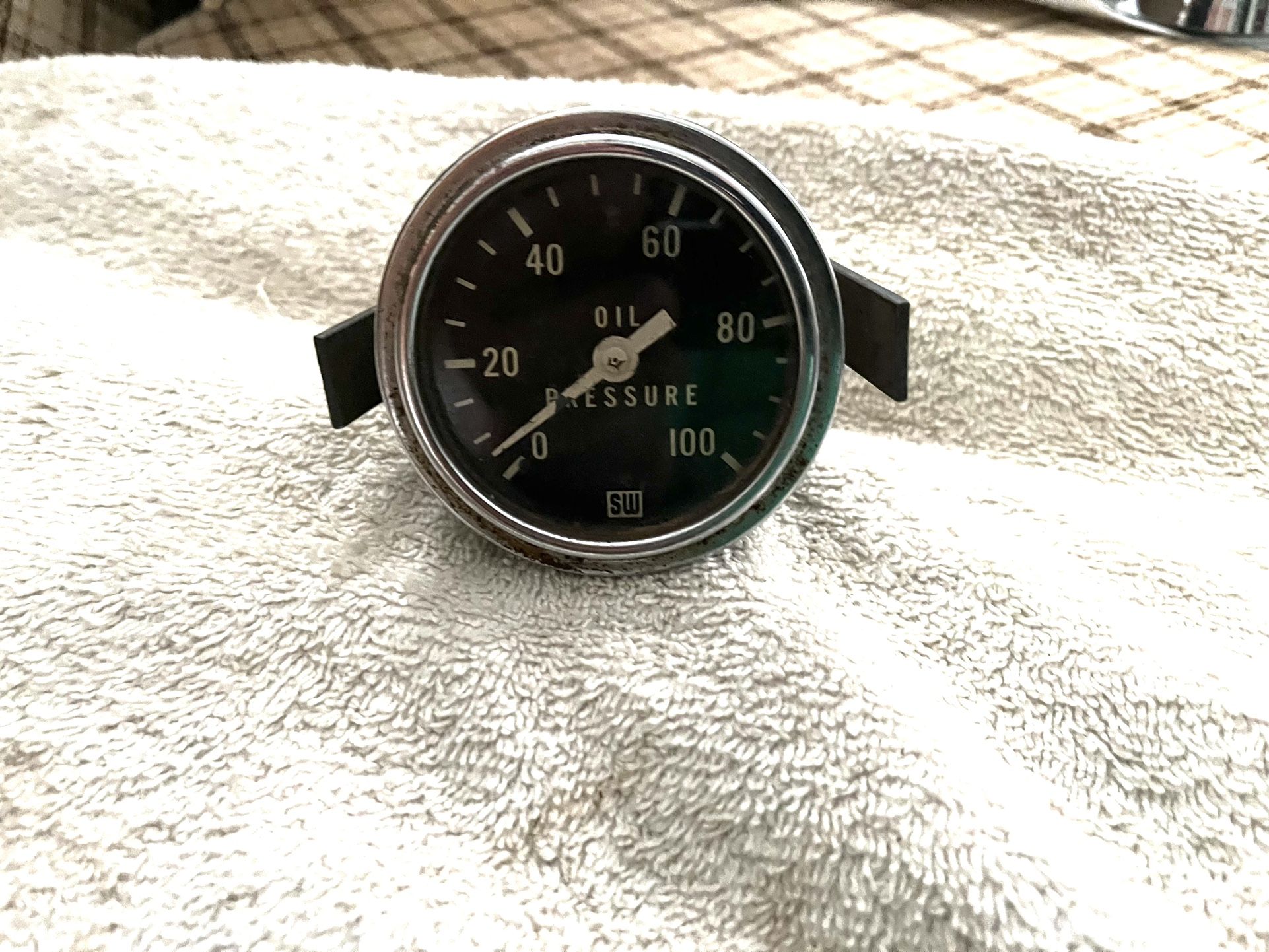 Vintage SW Oil Pressure Gauge