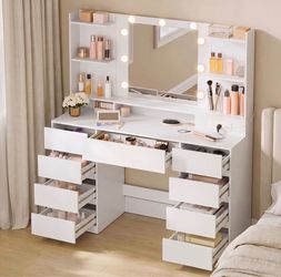 Vanity Desk with Mirror and 9 LED Bulbs, Modern Vanity Makeup Table with Power Outlets, Dressing Table with 9 Drawers, for Bedroom, Cloud White URDT14