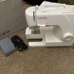 Singer Sewing Machine 1507