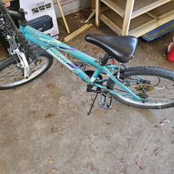 Boys 6 Speed Mongoose Bike