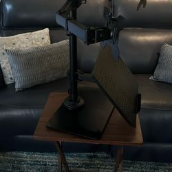 Laptop and two monitor stand