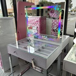 Hello Kitty Vanity And Mirror Set Kids