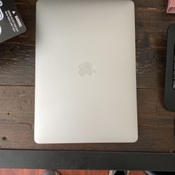 Apple MacBook Pro (13", M1, 2020) Like New