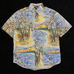 TOMMY HILFIGER BUTTON UP SHIRT SIZE MEDIUM