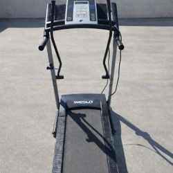 Weslo Crosswalk 5.2T Folding Treadmill