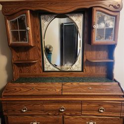 4 Piece Queen Bedroom Set. 