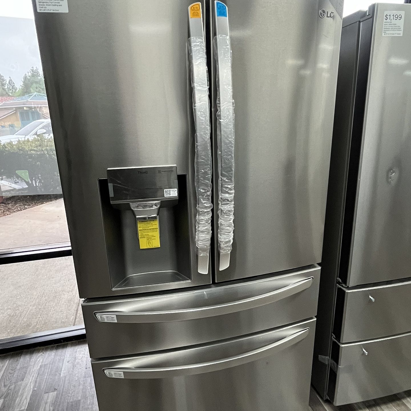 (MSRP $4000 / NOW $1599) 30 Cu Ft 4 Door French Door Refrigerator, Full Convert Drawer, Smart Cooling & Craft Ice
