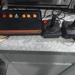  Atari Flashback 2 classic game console. 