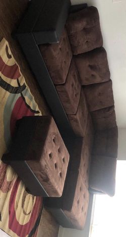 Heights Chocolate/Black Reversible Sectional with Storage Ottoman