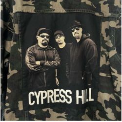 LTD EDITION CYPRESS HILL 91 COTTON ON Camo Trucker Oversized Denim Jacket ( Size LARGE)