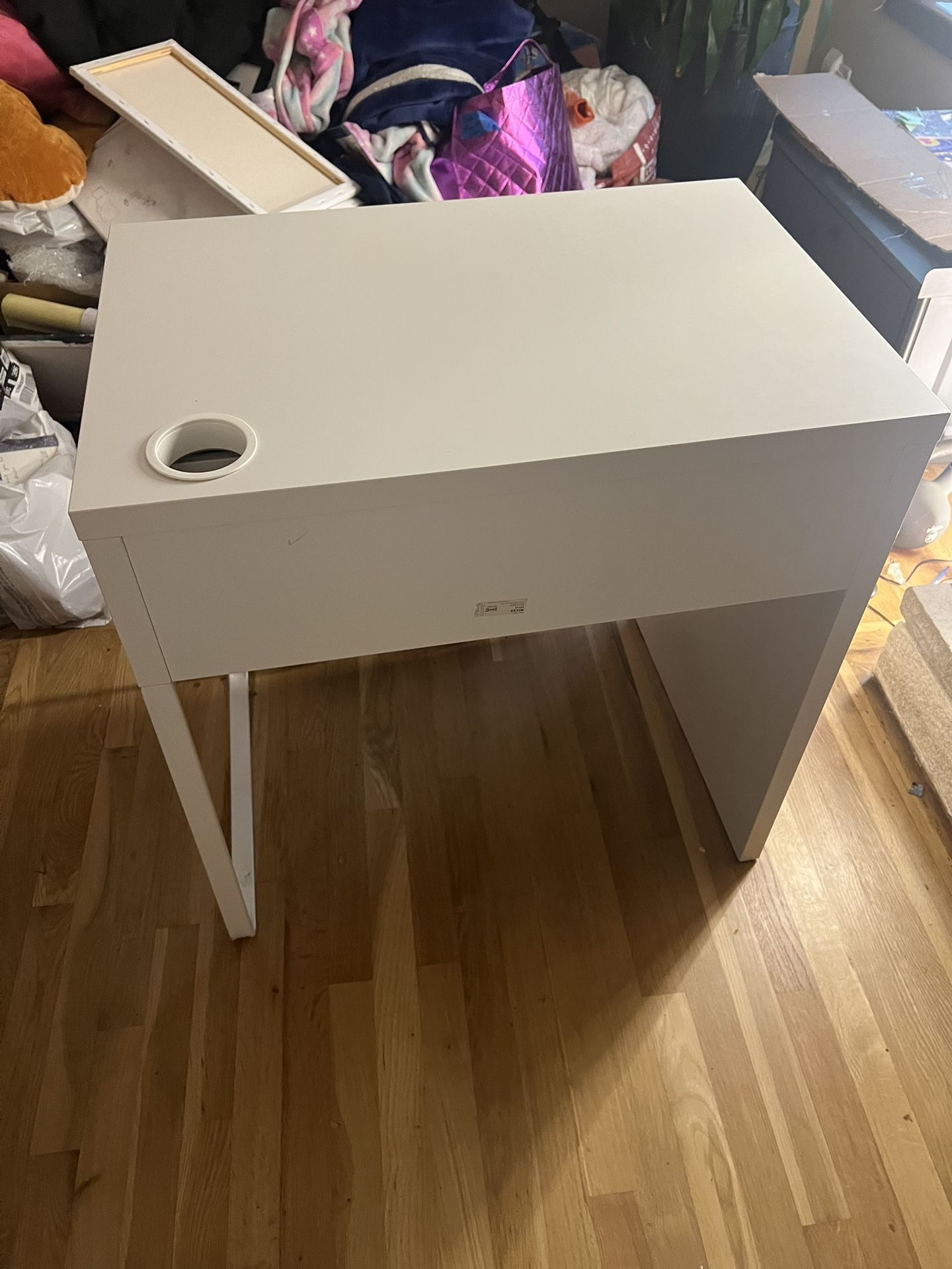 IKEA Desk Micke Style White, Like New