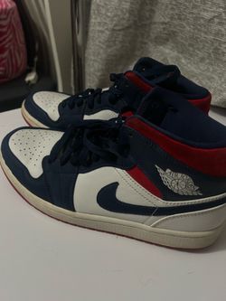 Size 8.5 men’s Nike shoes