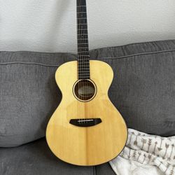 Breedlove Acoustic Guitar/case