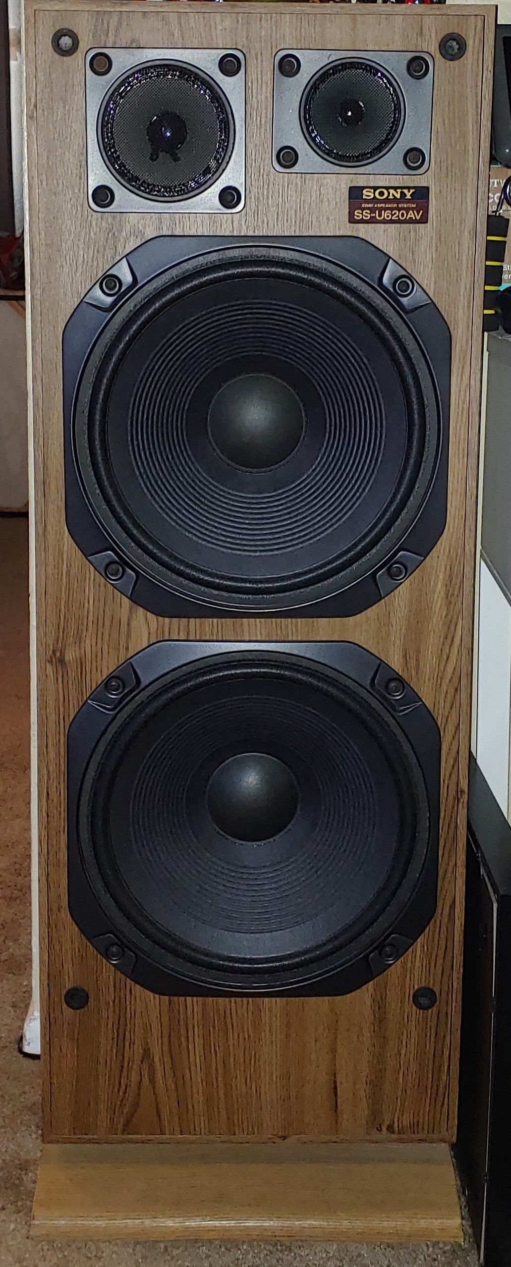 Two Vintage Wood Sony Tall Standing Speakers SS-U620AV