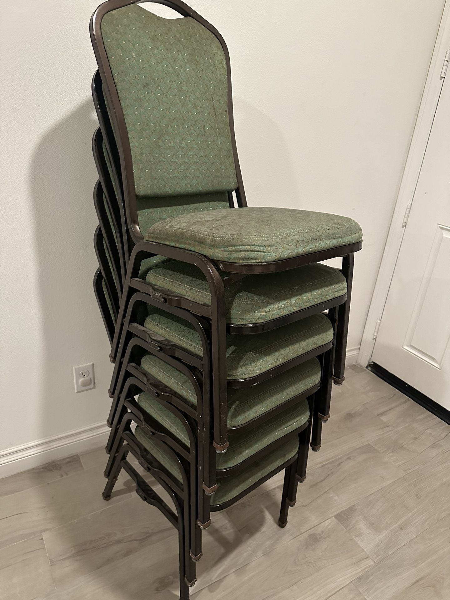 49DLL. X. 15. Chairs. Needs Cleaning. 4. Chairs