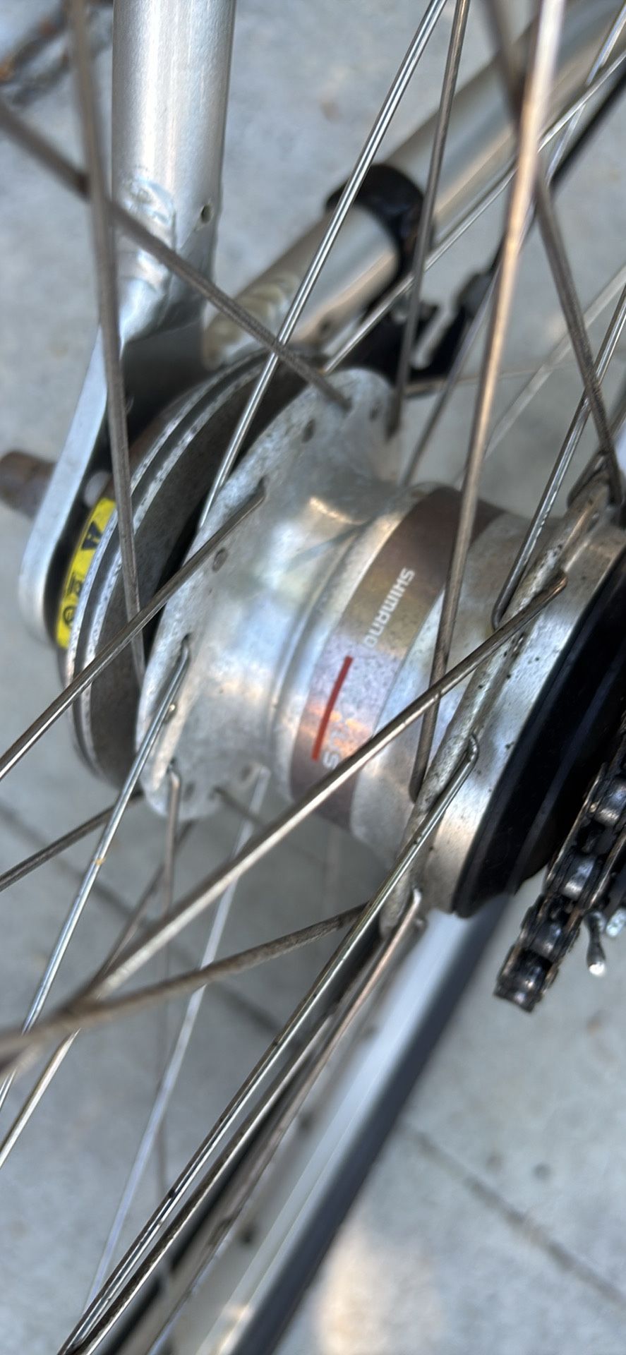ELECTRA 8 SPEED ON THE HUB Like NEW W/ROLLER BRAKES Aluminum Frame 26” Wheels. Ready to ride. See my other bikes. Thanks