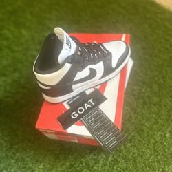 Dunk High ‘Black White’