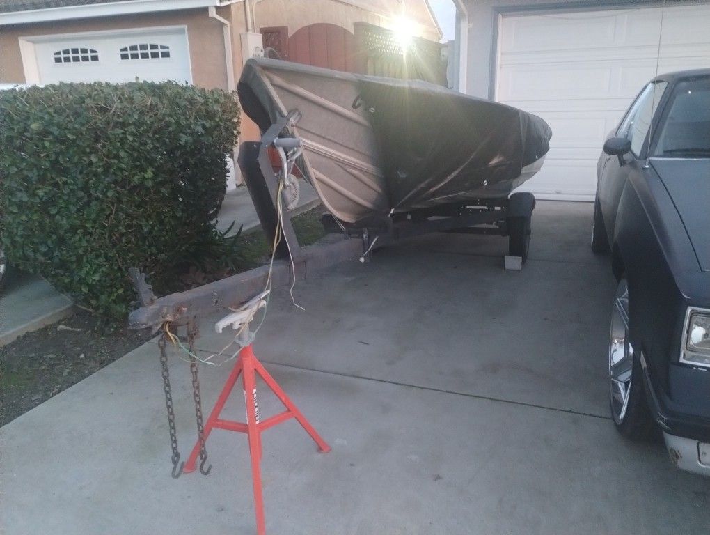 14 Aluminum Boat With Trailor