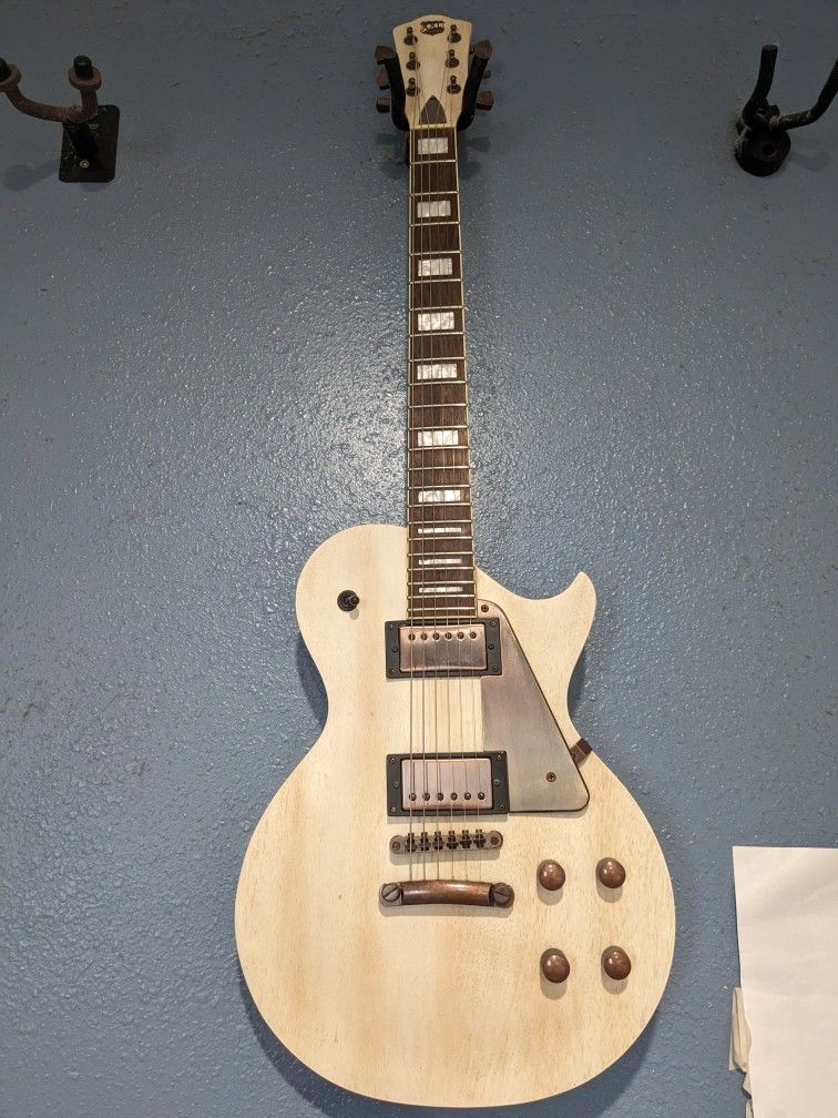 AXL 1216 Les Paul Style Guitar
