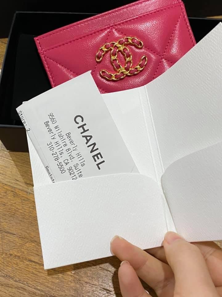 AUTHENTIC CHANEL 19 Card Holder - 20A Pink for Sale in Shoreline, WA -  OfferUp