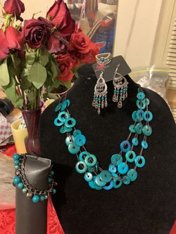 New jewelry set 4pcs color blue : necklace, bracelet, earrings and ring