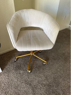 Vanity chair
