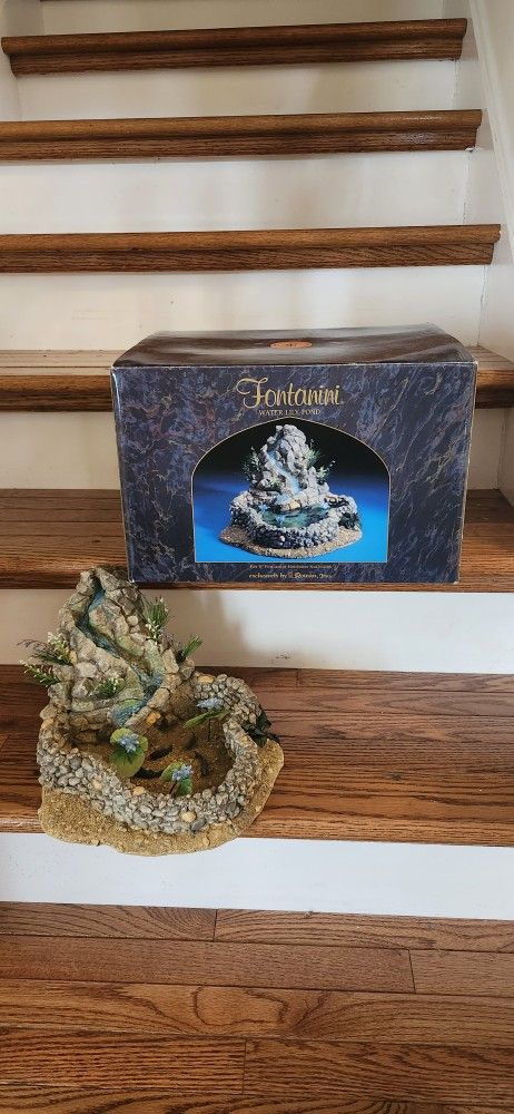 Fontanini Water Lily Pond
