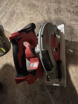 MILWAUKEE CIRCULAR SAW