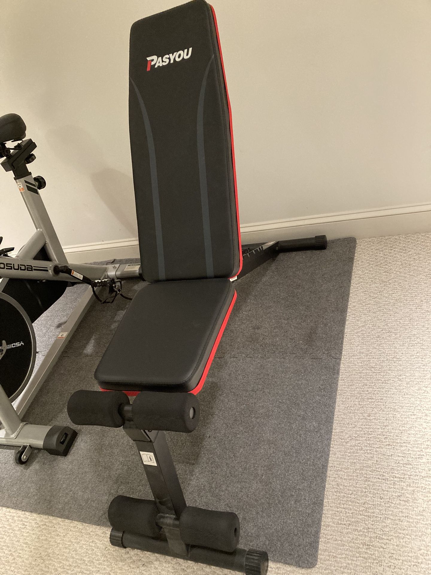 Foldable exercise bench