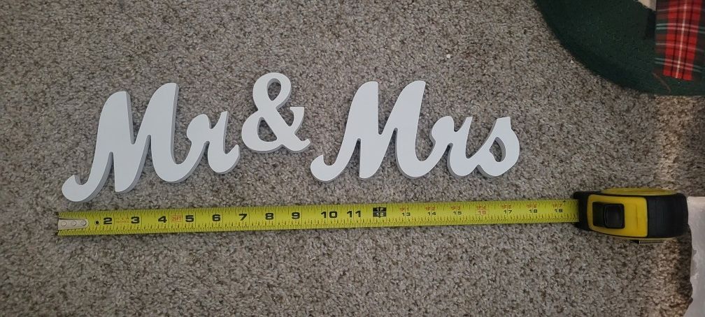 Mr & Mrs Sign For Head Sweetheart Table