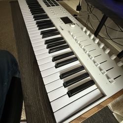 Arturia Keylab 61 Mk3. New Condition