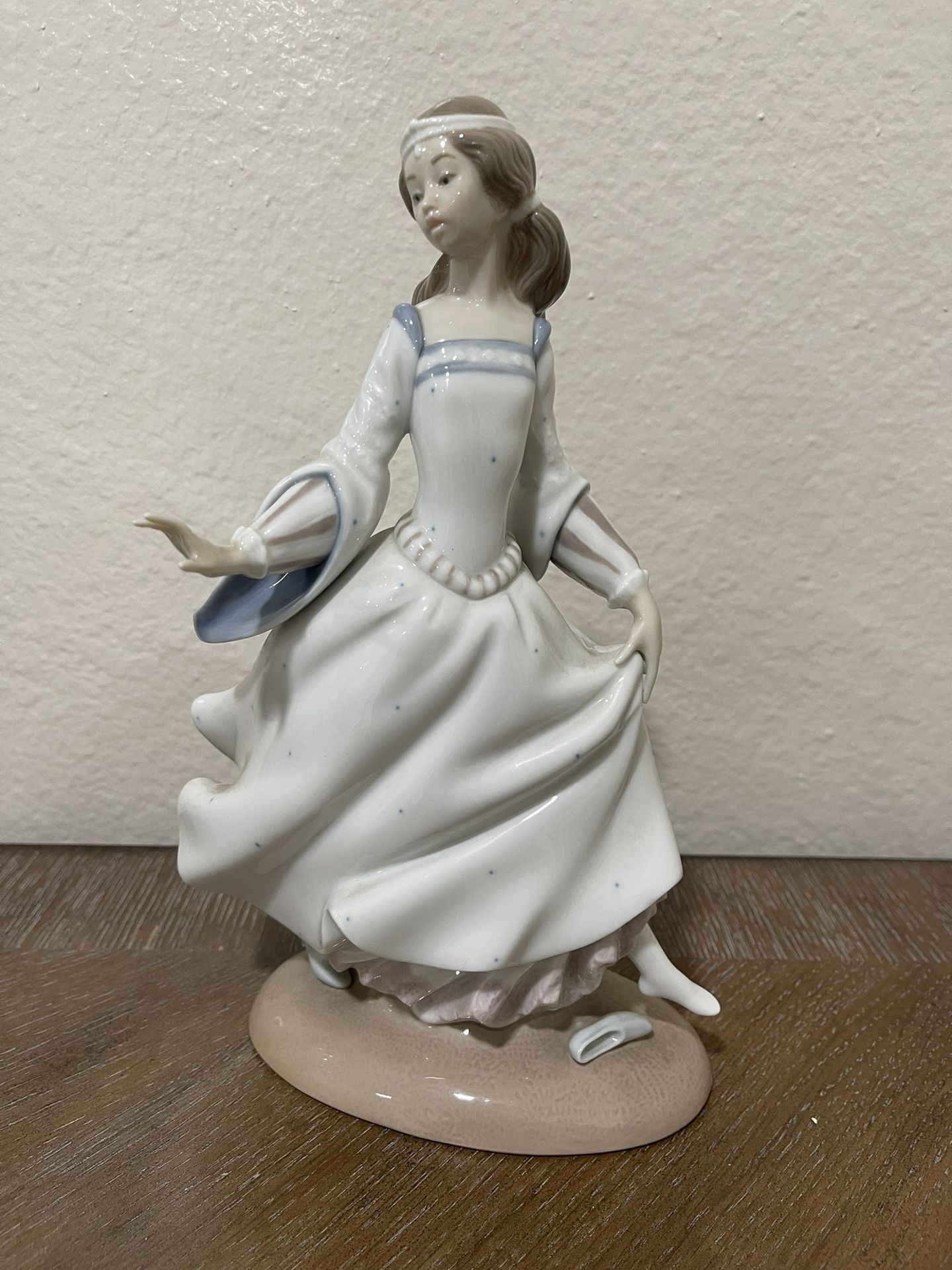 Cinderella Lladro Figurine (vintage) 