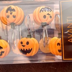 Jack O Lantern Shower Hooks