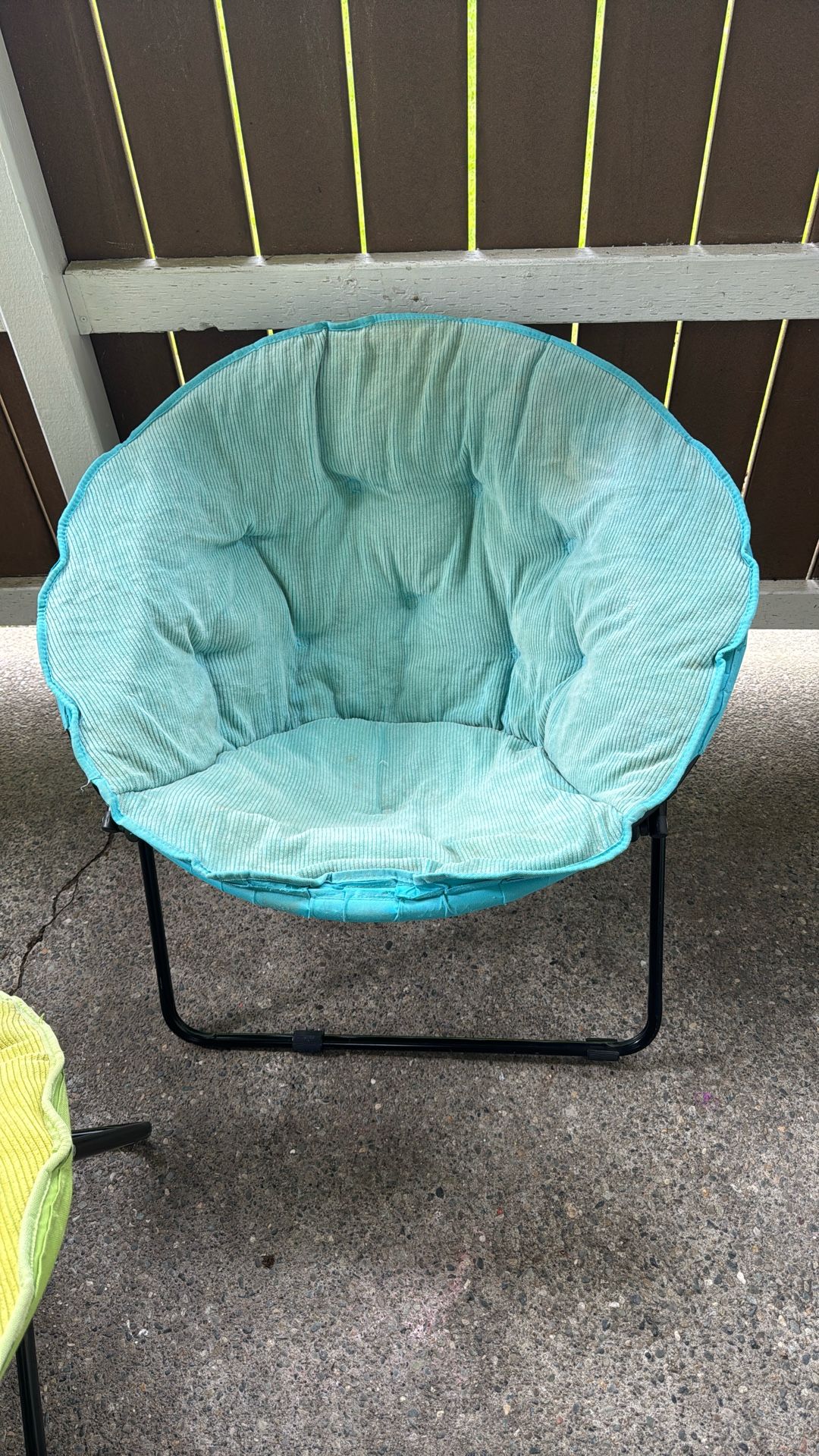 Foldable Saucer Chairs