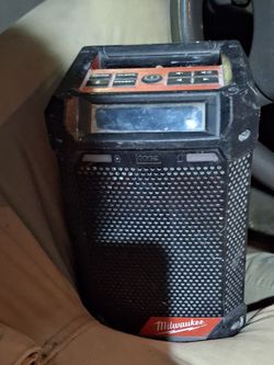 Milwaukee M12 Jobsite Radio