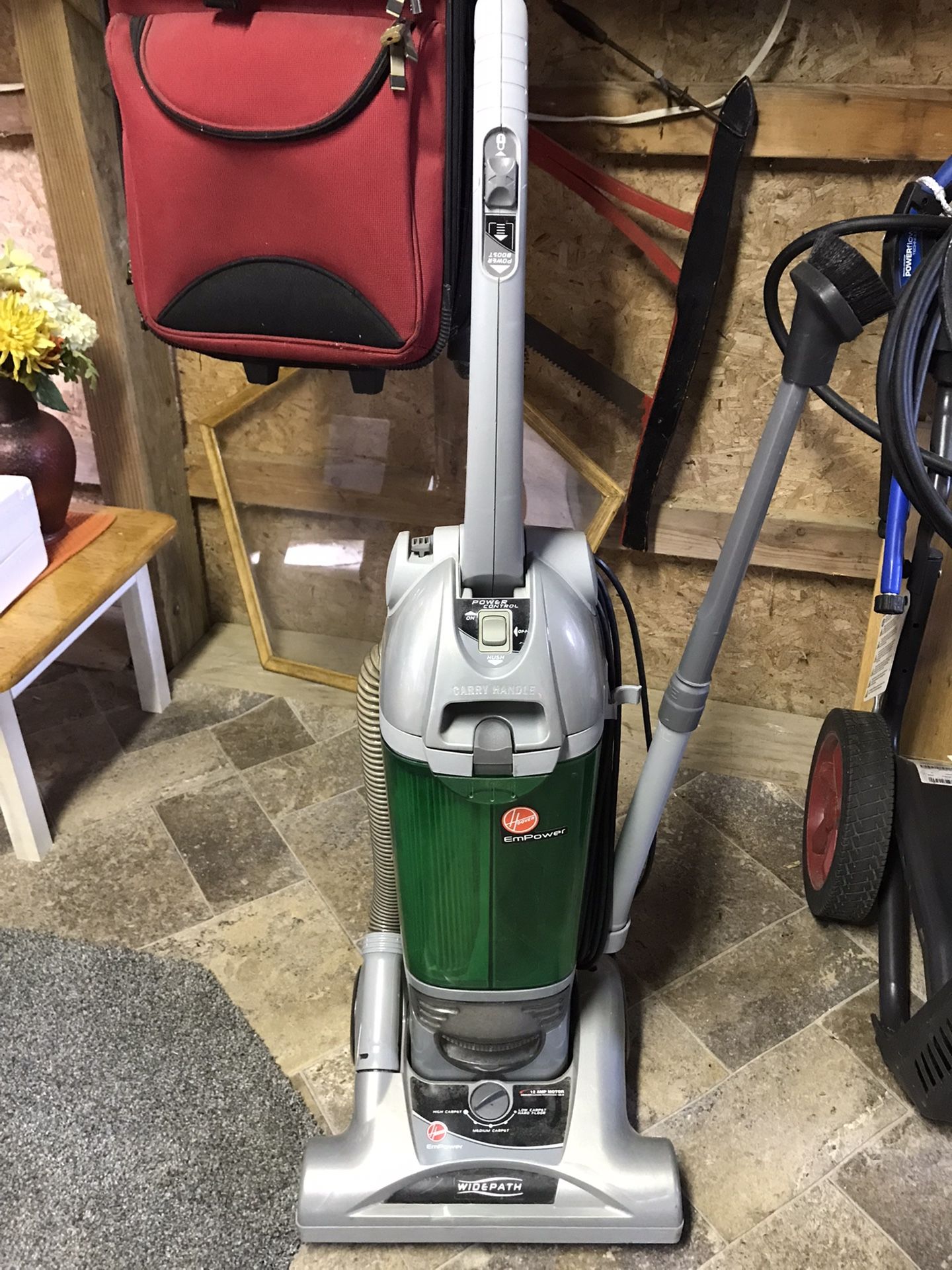 Hoover EmPower Bagless Upright Vacuum (Used)