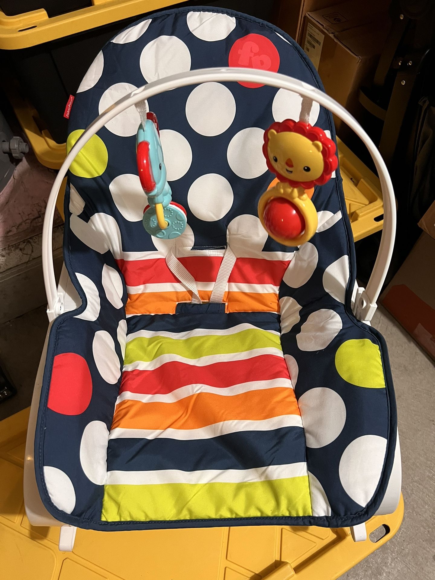 Fisher Price CMR07 Baby Seat for Sale in Lynnwood WA OfferUp