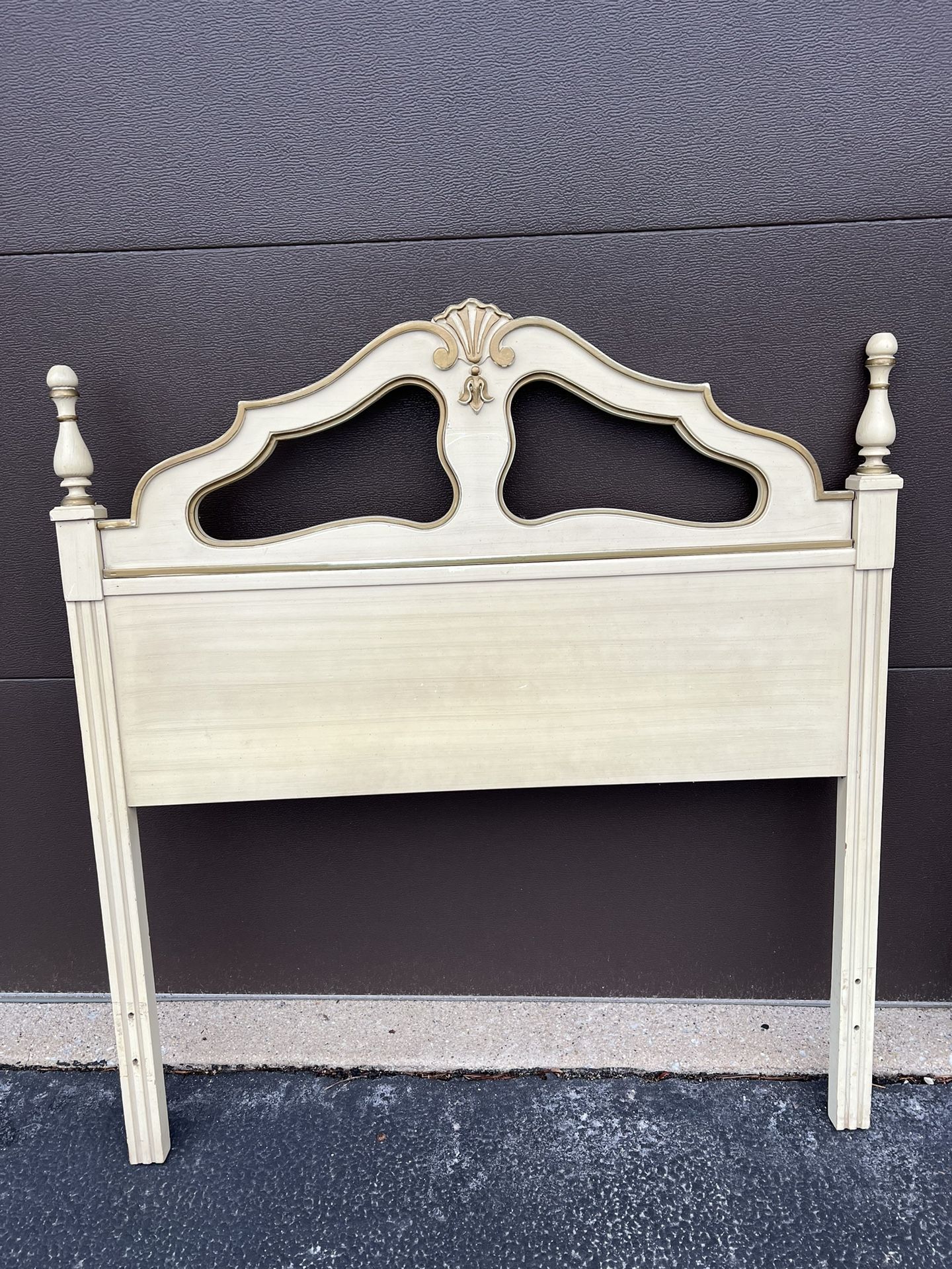 7pc French provincial Bedroom Furniture