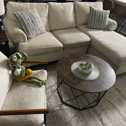 L-Shaped 2-Piece Sectional – Beige – Great Condition 