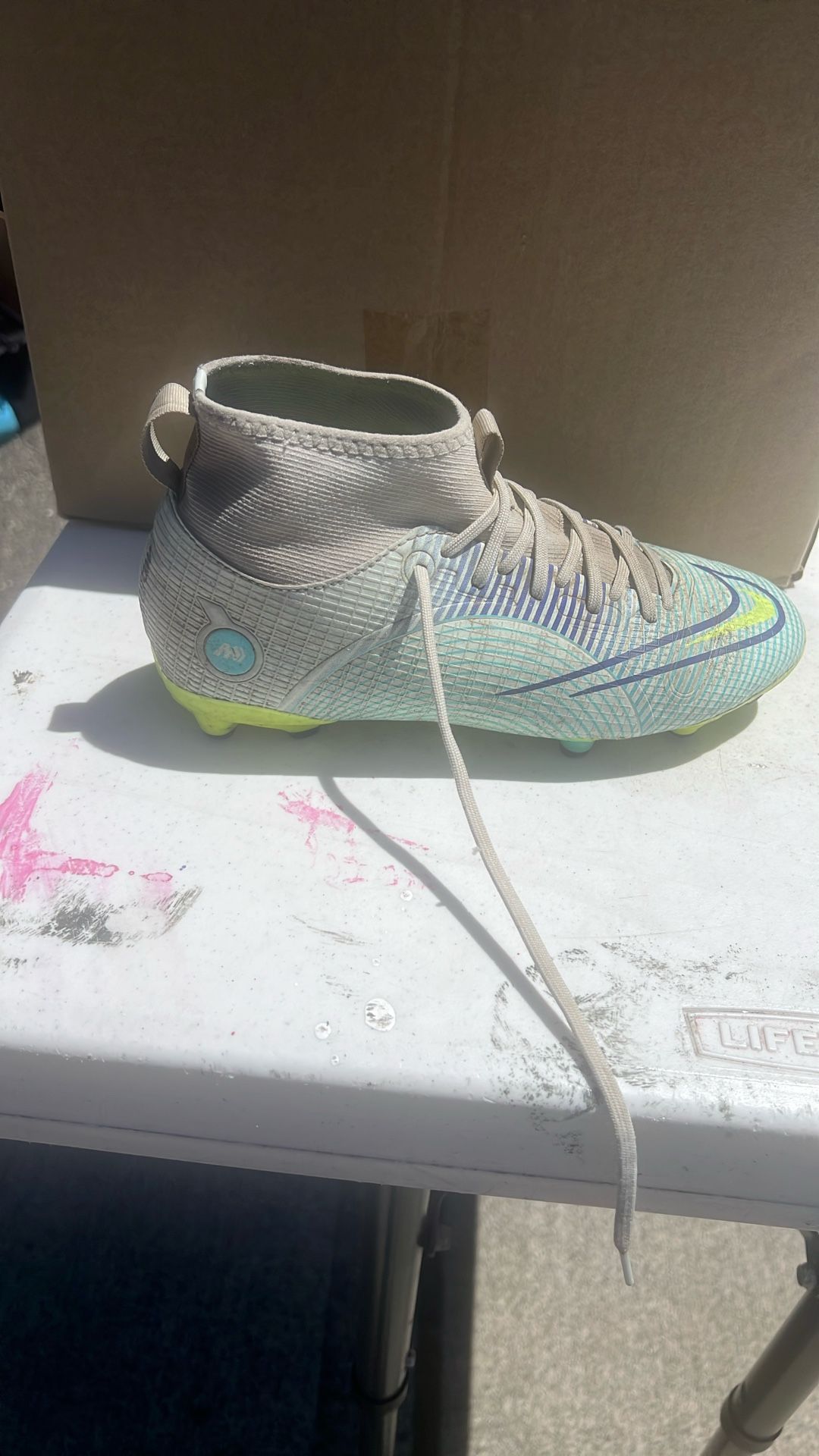 Girls, soccer shoes