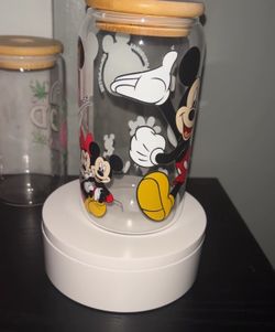 Glass and plastic Drinking cups