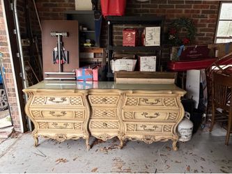 ORNATE WOOD 9 DRAWER DRESSER