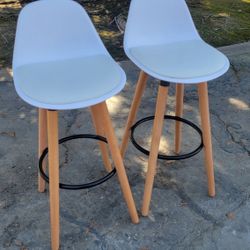 2 Modern Style Bar Stools