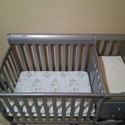 Baby Crib/ Changing station